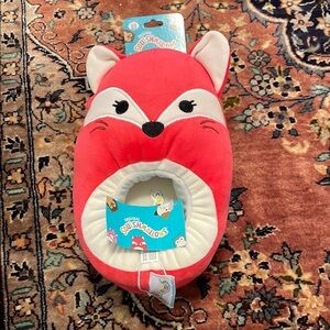 Squishmallows Child’s Slippers- Fox, NWT